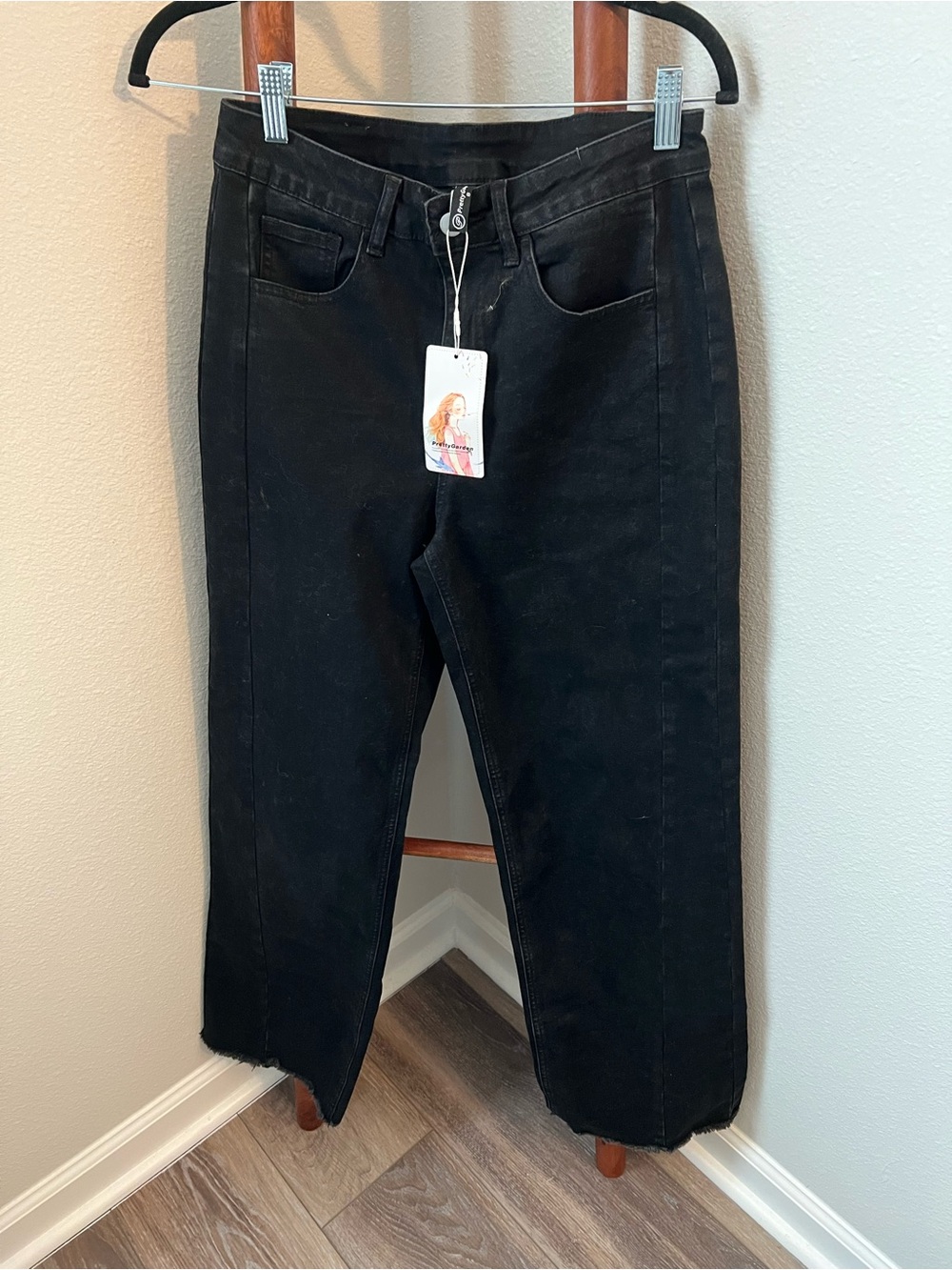 Women’s Straight Leg Jeans in Black - Classic Everyday Style